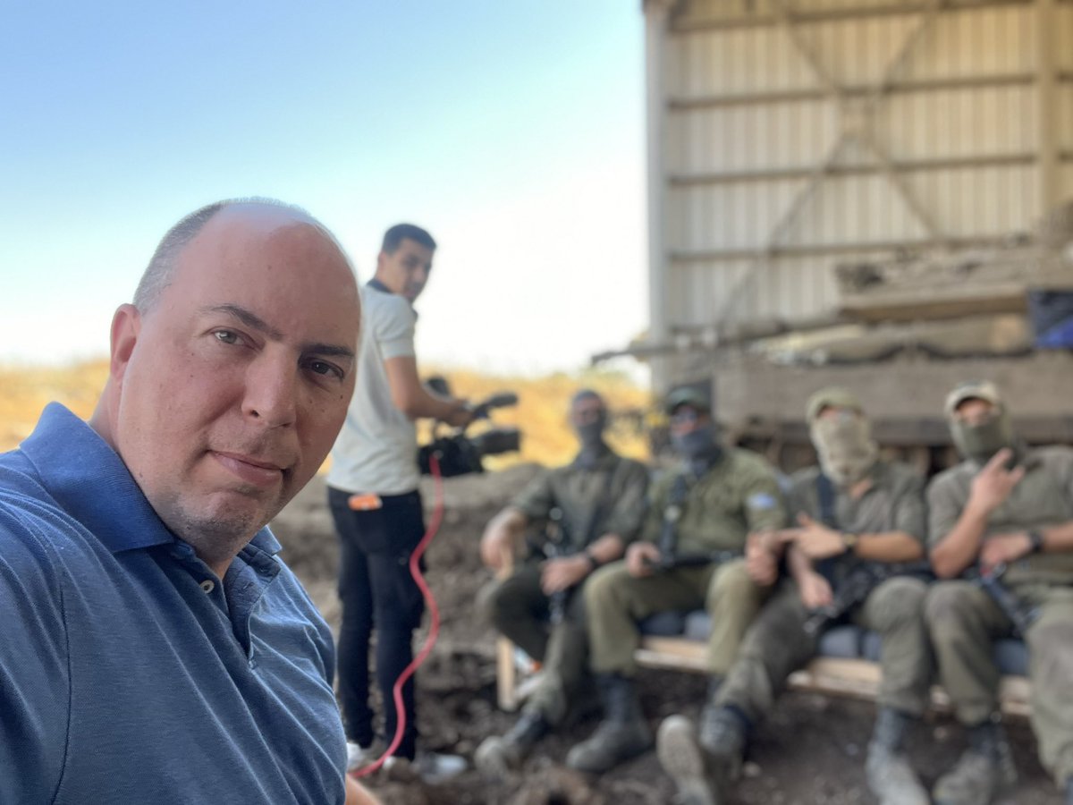 עם לוחמים בשטח